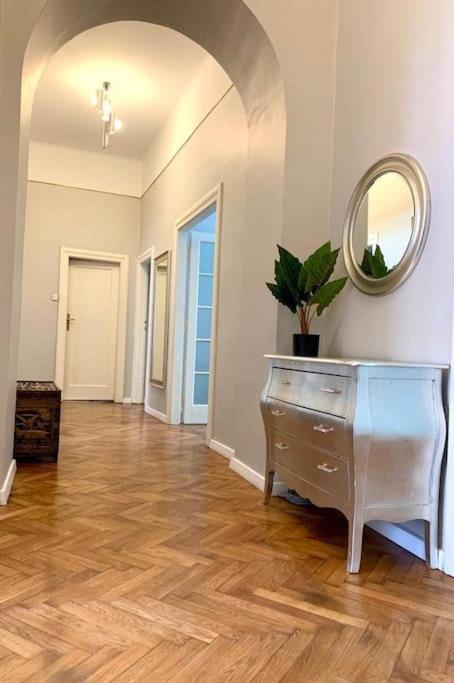 Florianska Grand Apartment 2 Kraków Eksteriør billede
